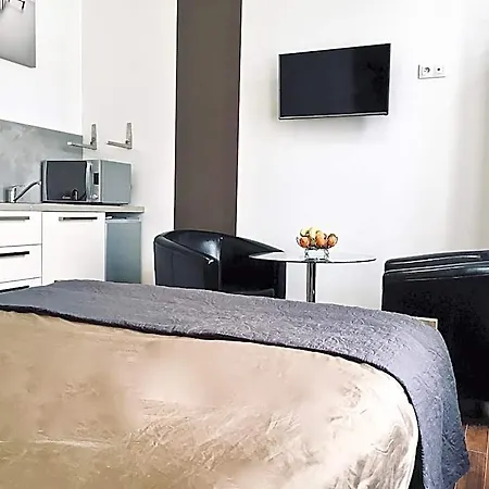 Little Plaza Apartamento