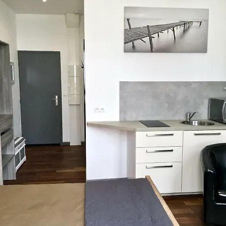 Little Plaza Appartement *