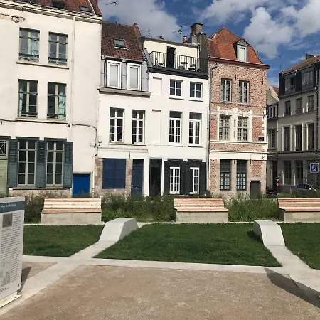 Little Plaza *